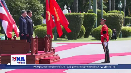 Lễ đón trọng thể Tổng Bí thư, Chủ tịch nước và Phu nhân thăm chính thức Vương quốc Thái Lan