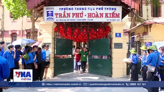 Kết thúc ngày thi đầu tiên vào lớp 10 Hà Nội