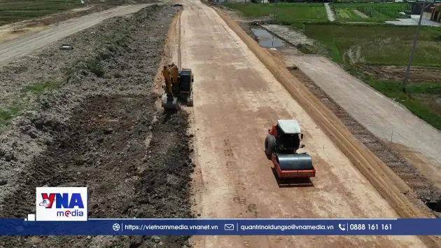 Nỗ lực giữ nhịp sản xuất trong những ngày nắng nóng cực đoan tại Hà Tĩnh