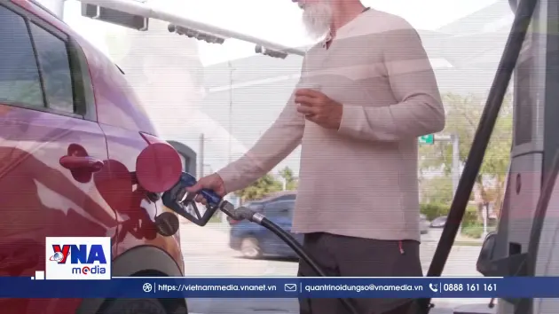Giá dầu tăng hơn 2% do căng thẳng Trung Đông
