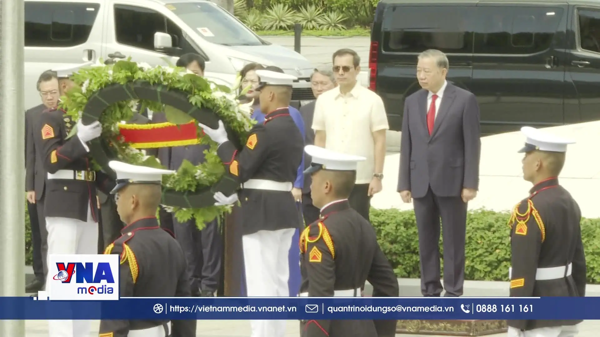 Tổng Bí thư, Chủ tịch nước tưởng niệm anh hùng dân tộc Philippines Jose Rizal