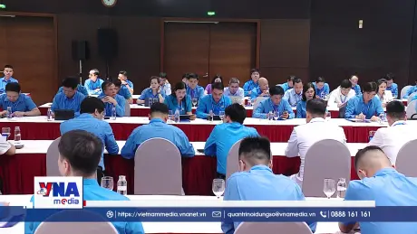 Sôi nổi thảo luận các quyết sách quan trọng vì người lao động