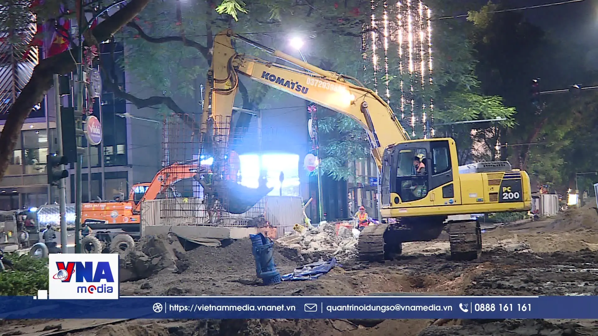Xuyên đêm trên công trường chống ngập nội đô