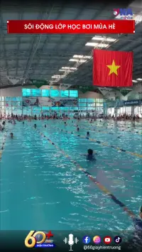 Sôi động lớp học bơi mùa hè