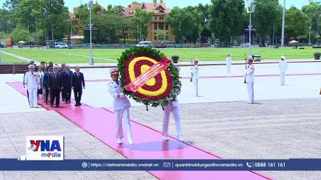 Thủ tướng Timor-Leste vào Lăng viếng Chủ tịch Hồ Chí Minh
