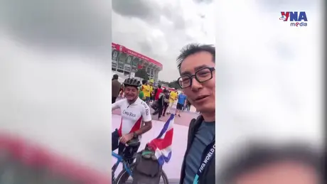 Sắc màu World Cup 2026 ngày 11/6: Tình yêu World Cup trên hai bánh xe