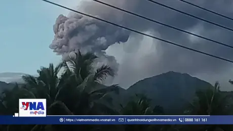 Indonesia nâng cảnh báo 3 ngọn núi lửa đồng thời hoạt động