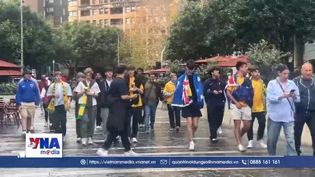 Cổ động viên Australia ăn mừng sau trận ra quân đầy thuyết phục