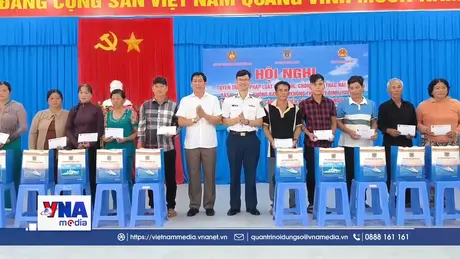 Cảnh sát biển Việt Nam đồng hành với ngư dân