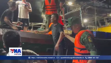 Kịp thời cứu nạn 3 ngư dân bị chìm tàu