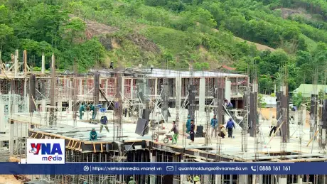 Rộn ràng thi công trường học mới trên đại ngàn Trường Sơn