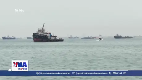 Tàu chở dầu đầu tiên hướng tới eo biển Hormuz