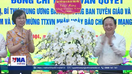 Trưởng Ban Tuyên giáo và Dân vận Trung ương thăm chúc mừng TTXVN