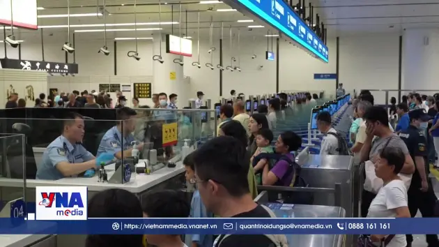 Trung Quốc cao điểm đón khách dịp lễ hội Thuyền rồng