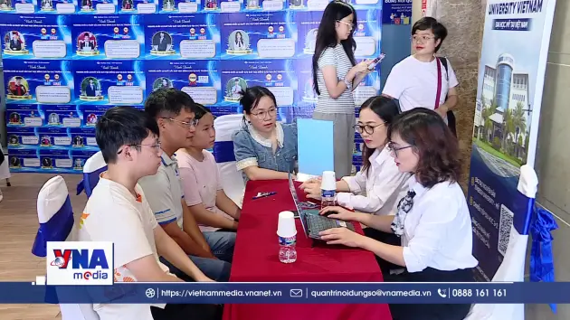  Đồng hành cùng con vào lớp 10