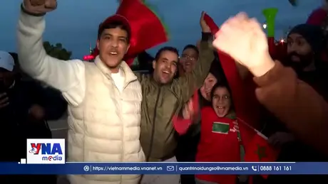 CĐV Morocco tiếp lửa đội nhà trong trận knock-out với Hà Lan