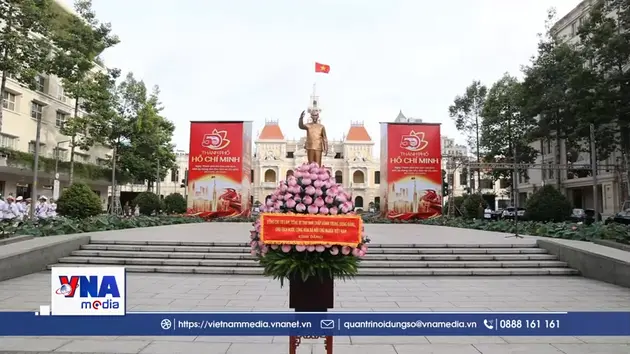 Tổng Bí thư, Chủ tịch nước Tô Lâm dâng hoa kỷ niệm 50 năm Thành phố mang tên Bác