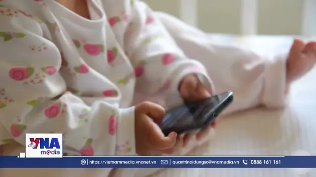 Cảnh báo tác hại của màn hình điện tử đối với trẻ em