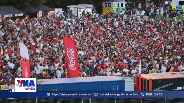 Fan zone Wolvendael trong đêm 