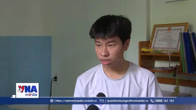 Từ nỗ lực bền bỉ đến ngôi vị thủ khoa tỉnh Quảng Trị