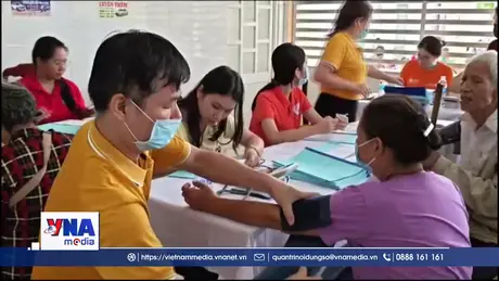 Khám bệnh, phát thuốc miễn phí cho đồng bào thiểu số vùng biên