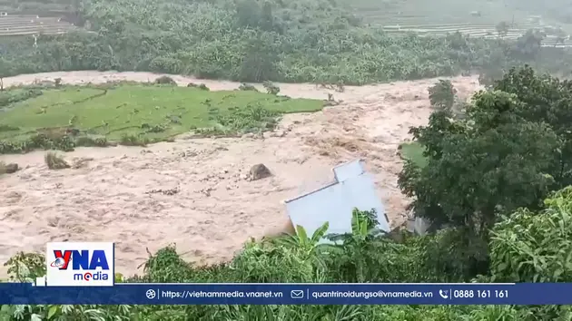 Lai Châu: ﻿Lũ dữ khiến ngôi nhà 2 tầng đổ sập