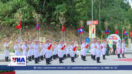 Cùng xây dựng biên giới Việt Nam – Lào hòa bình và phát triển
