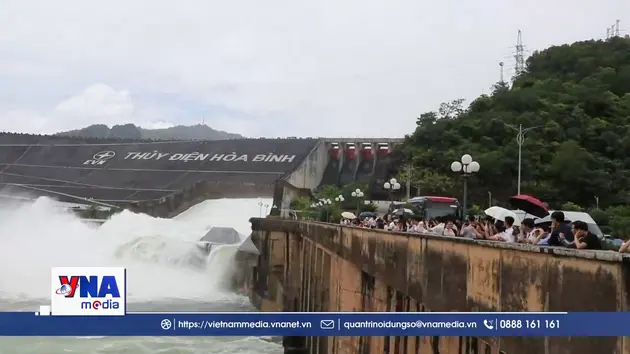 Đảm bảo an toàn hạ du, Thủy điện Hòa Bình mở 1 cửa xả đáy