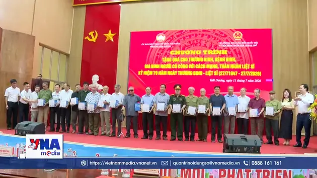 Đại biểu Quốc hội TP Hải Phòng tặng quà thương, bệnh binh, gia đình chính sách