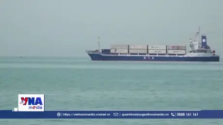 Mỹ khẳng định eo biển Hormuz vẫn mở