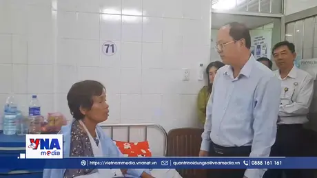 Bí thư Tỉnh ủy Cà Mau thăm hỏi bệnh nhân bị thương do dông lốc