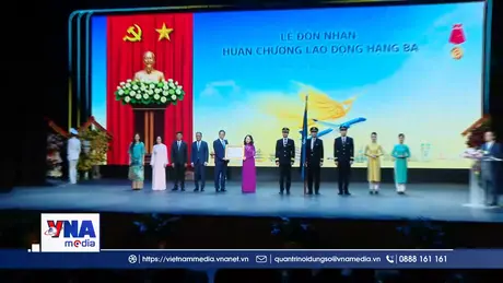 Vietnam Airlines đón nhận Huân chương Lao động hạng Ba: Dấu ấn phát triển vì cộng đồng