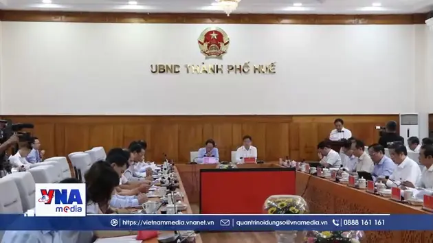 Phó Thủ tướng Lê Tiến Châu làm việc với Huế về mục tiêu tăng trưởng