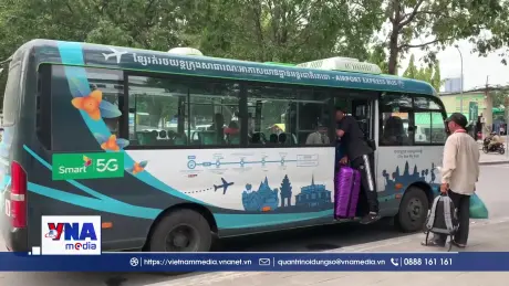 Người dân Campuchia lựa chọn xe buýt giữa bão giá năng lượng