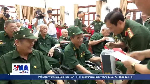 Đại tướng Nguyễn Tân Cương thăm thương, bệnh binh tại Duy Tiên