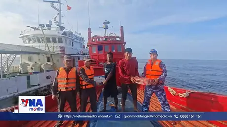 Vùng Cảnh sát biển 4 hỗ trợ tàu Thái Lan gặp nạn vùng biển Tây Nam