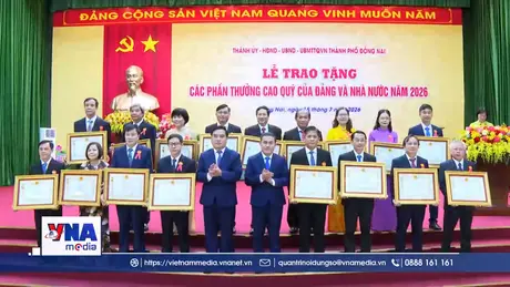 Khơi dậy tinh thần thi đua và khát vọng cống hiến