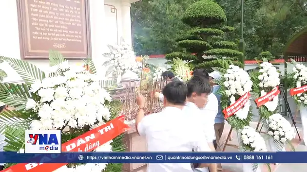  Tưởng niệm các Liệt sĩ Thanh niên xung phong tại Ngã ba Đồng Lộc