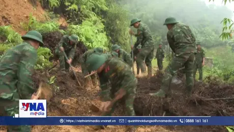Bộ đội Lào Cai giúp dân khắc phục hậu quả thiên tai