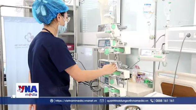 Cứu sống bé trai 15 tháng tuổi bị ong vò vẽ đốt nguy kịch