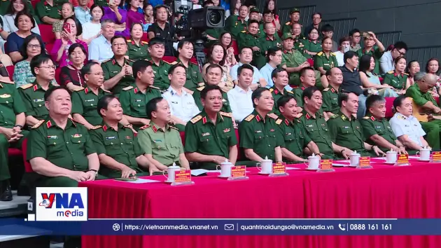 Chương trình Chính luận nghệ thuật 