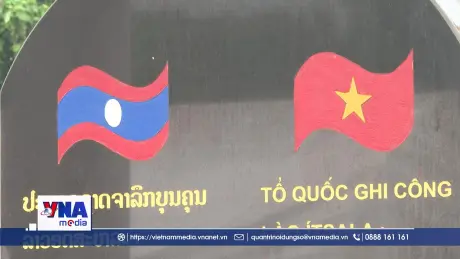 Cộng đồng người Việt Nam tại Lào dâng hương tưởng niệm các Anh hùng liệt sĩ