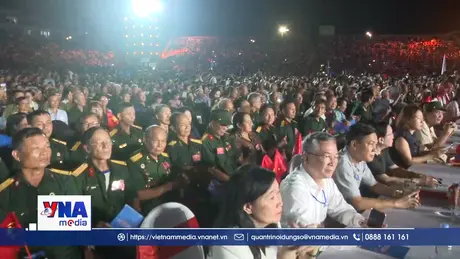 Phó Thủ tướng Phạm Thị Thanh Trà dự chương trình nghệ thuật đặc biệt Mãi mãi tuổi 20