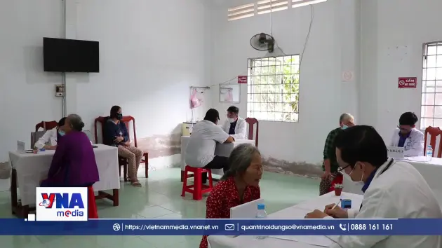 Gần 7.000 người có công tại Vĩnh Long được khám bệnh, cấp thuốc miễn phí
