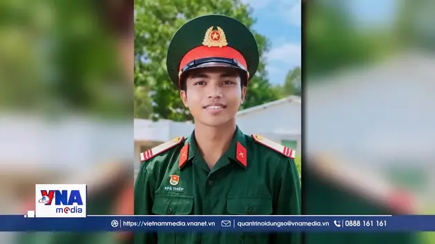 Truy tặng Huân chương Dũng cảm cho chiến sĩ Kpă Thiêp