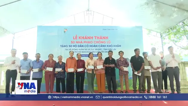 Tặng 50 nhà phao cho người dân chủ động phòng chống lũ