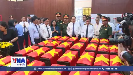 Chủ tịch Quốc hội tri ân các Anh hùng liệt sỹ tại TP. Hồ Chí Minh