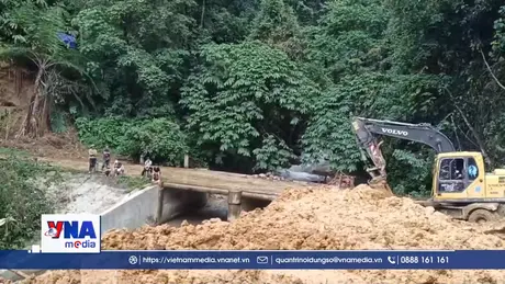 Xã vùng cao Chế Tạo thông xe máy sau 10 ngày cô lập
