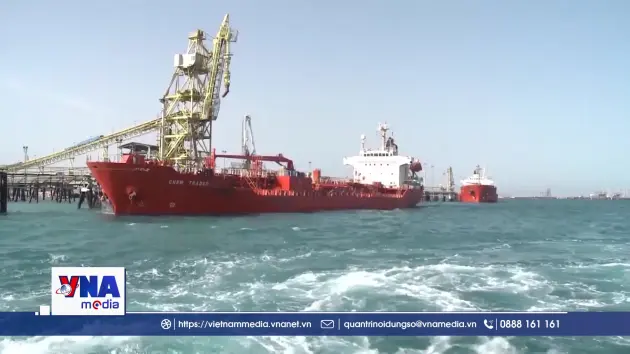 Lượng tàu qua eo biển Bab Al Mandeb giảm mạnh