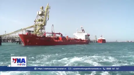 Lượng tàu qua eo biển Bab Al Mandeb giảm mạnh